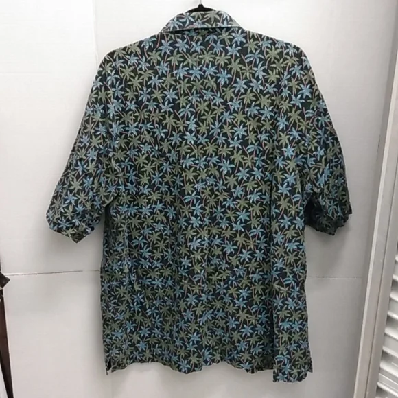Hooters Vintage Hawaiian Button down shirt Aero Corporate Wear Palm Tree… - Picture 5 of 5